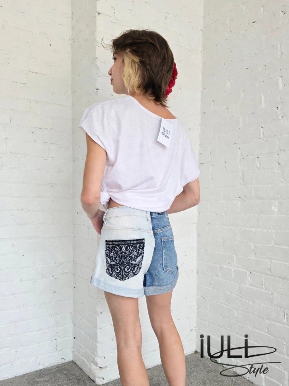 iULi Style Two-Tone Denim Shorts Black Lace Pocket Cuffed Hem